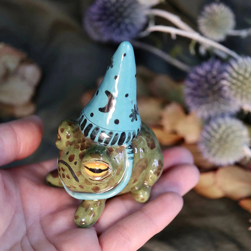 Witch Hat Little Frog Statue R - огляд і ціна Bonsai Garden Art